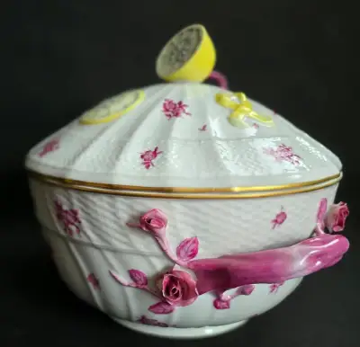 Porcelánová terina Herend Printemps, ručne maľovaná.