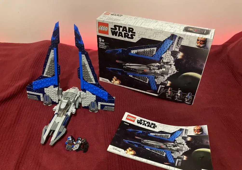 Lego STAR WARS Mandalorian Starfighter 75316