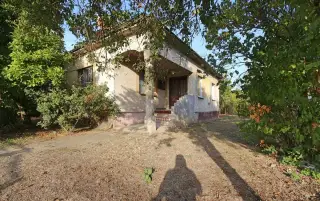 Rodinný dom so širokým pozemkom, Vybúchanec