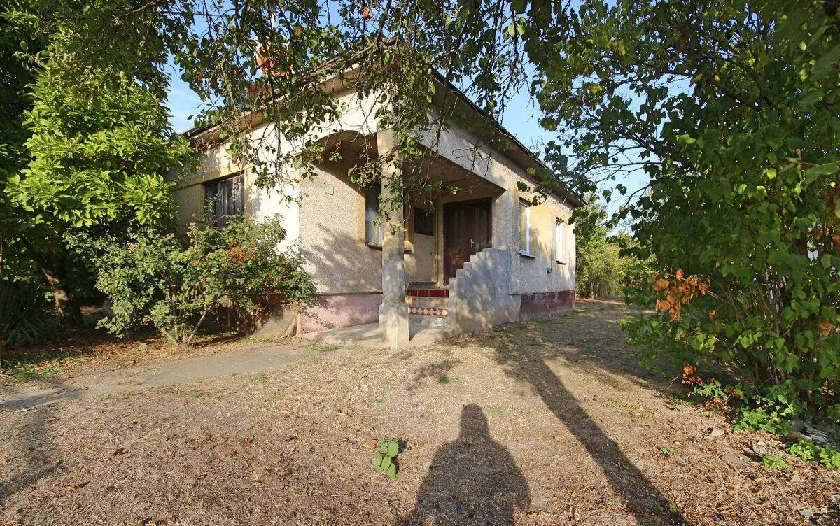 Rodinný dom so širokým pozemkom, Vybúchanec
