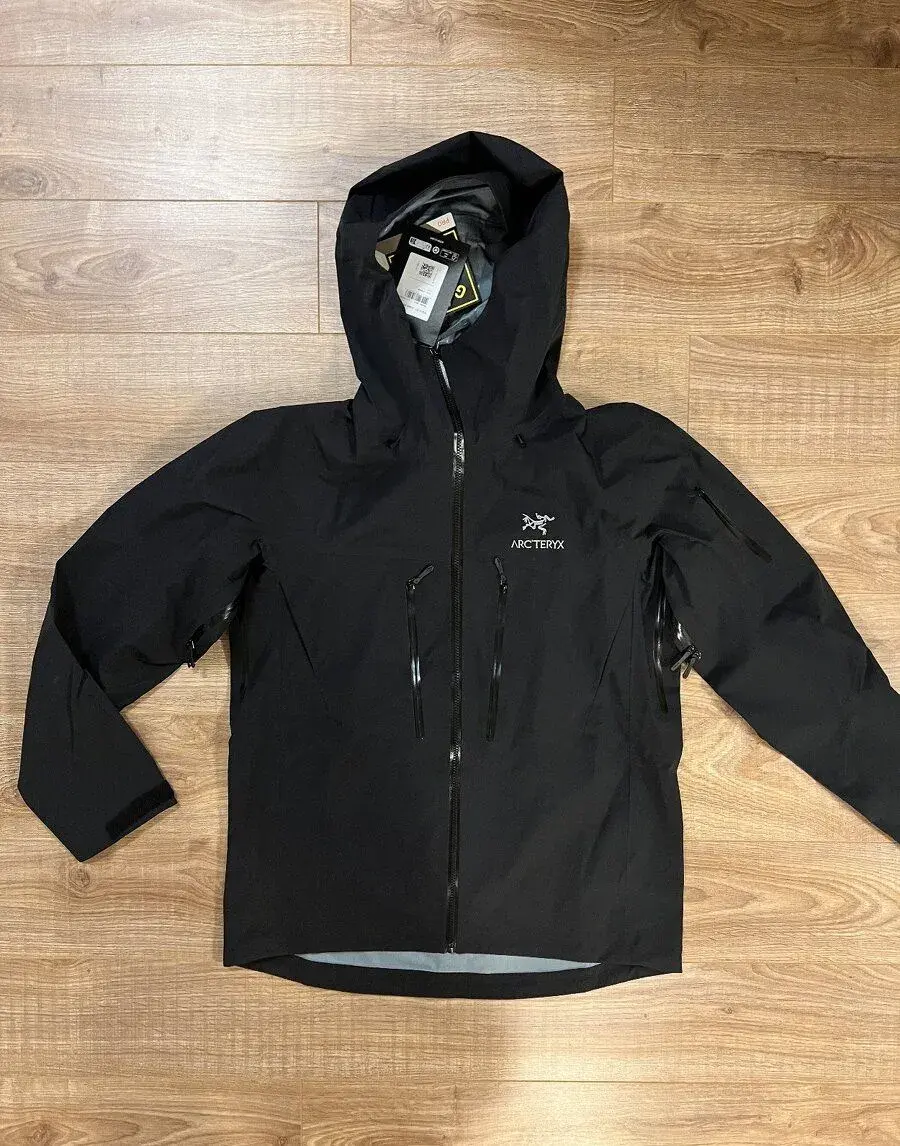 Arcteryx Alpha Sv Jacket Men Gore-Tex - M / L / XL BLACK