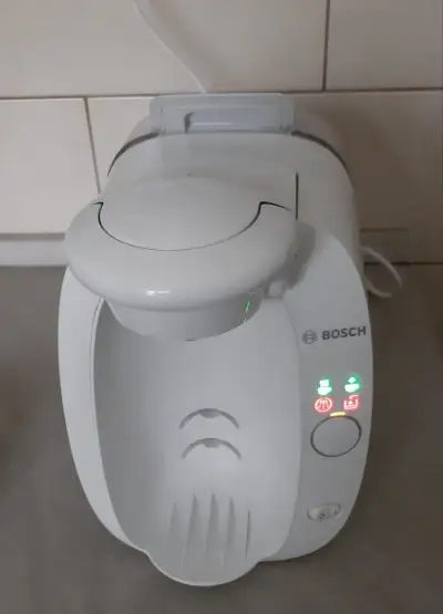 Kávovar na kapsule Bosch Tassimo – biely