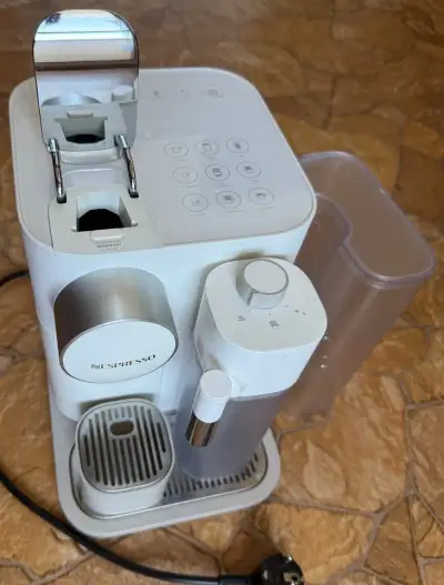 NESPRESSO De'Longhi Gran Lattissima White EN650.W