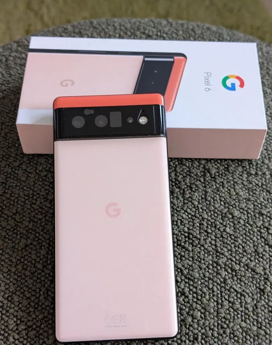 Google Pixel 6 - Kinda Coral