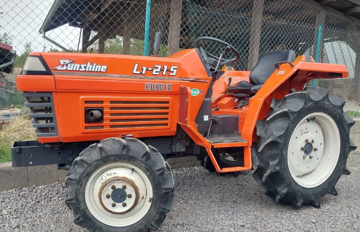 Kubota L1-215