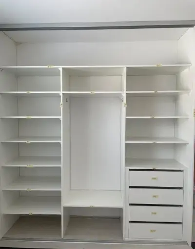 Vstávanu skriňu