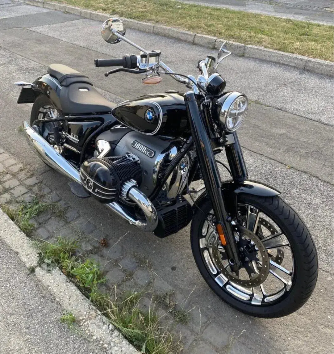 Výfuky BMW R18