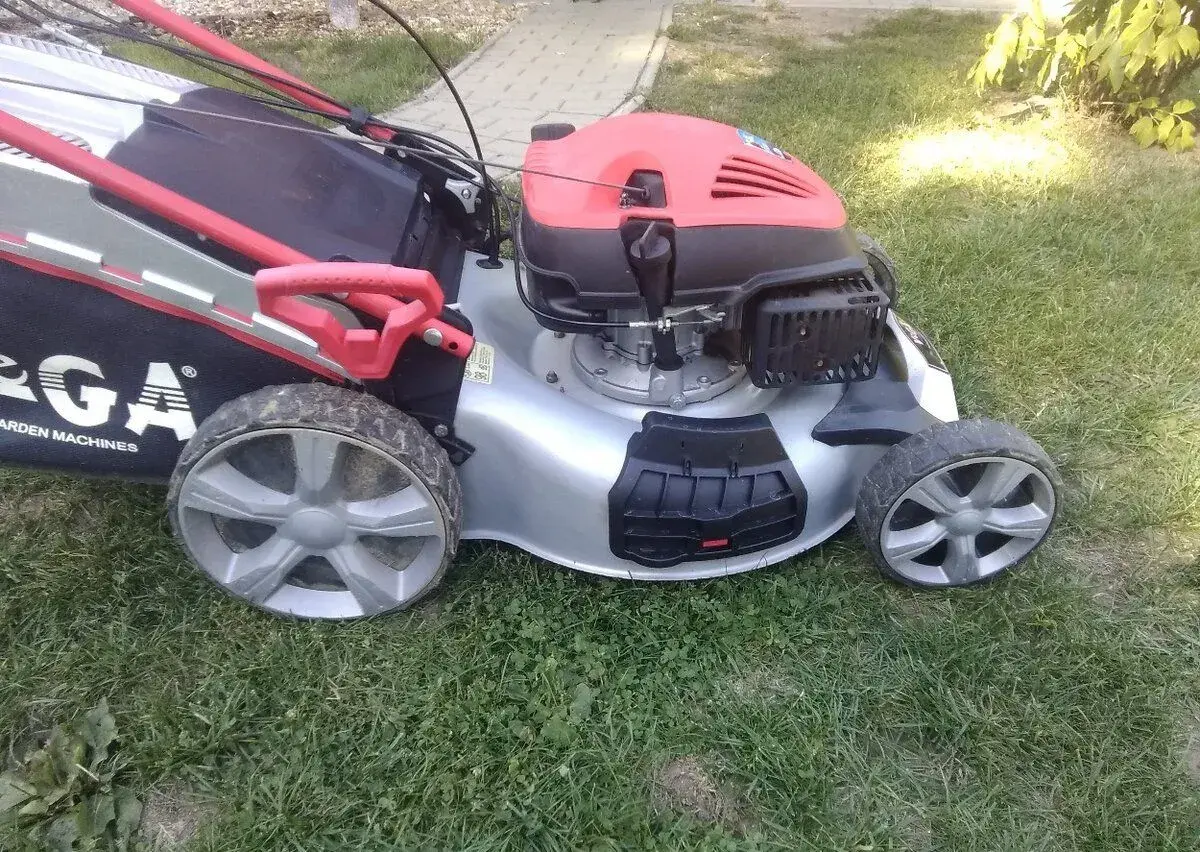 Kosačku z pojazdom Vega 51cm