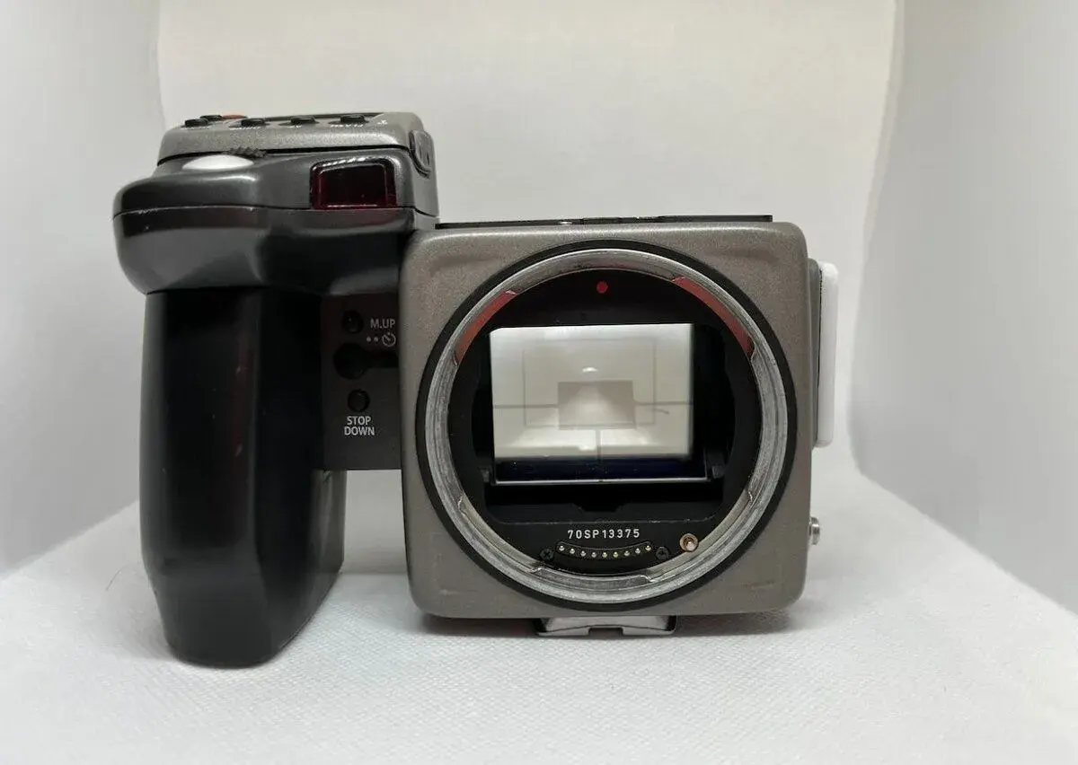 Hasselblad H1 - telo - shutter count 124375