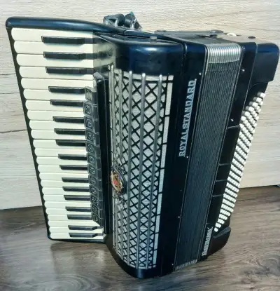ROYAL STANDARD MONTAFANA 120 BAS AKORDEON HARMONIKA