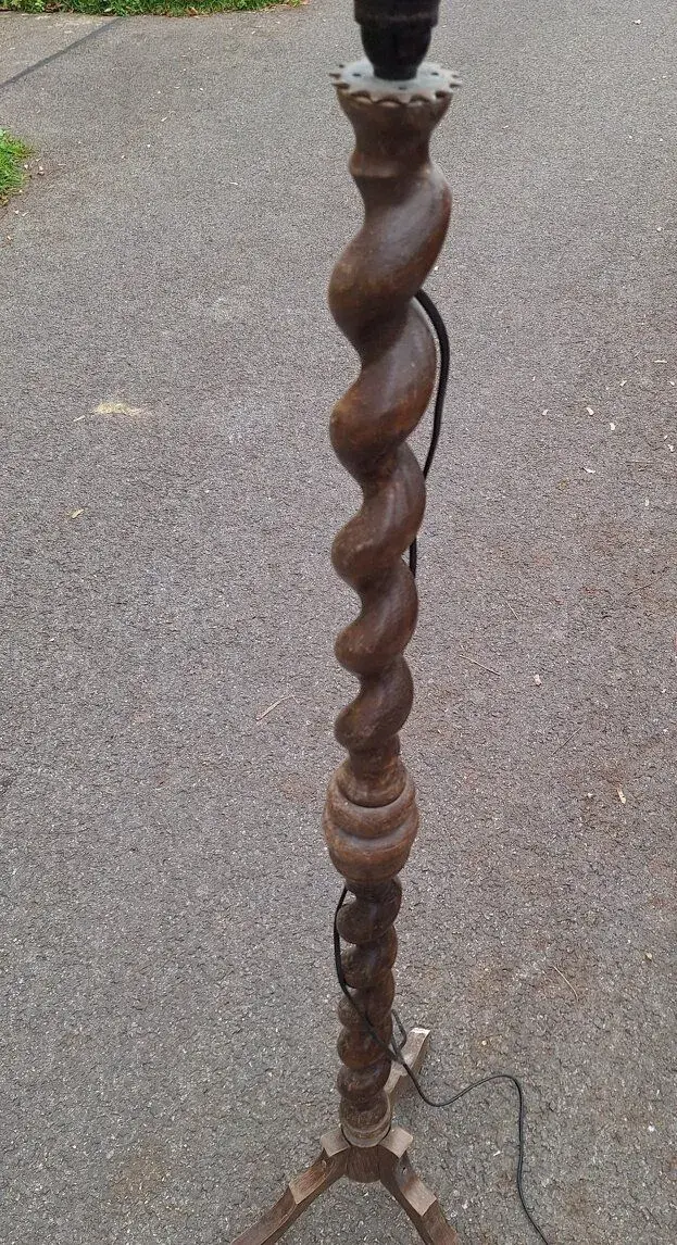 Drevenu lampu