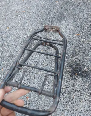 Držiak dozadu na jawa pionier 23 mustang