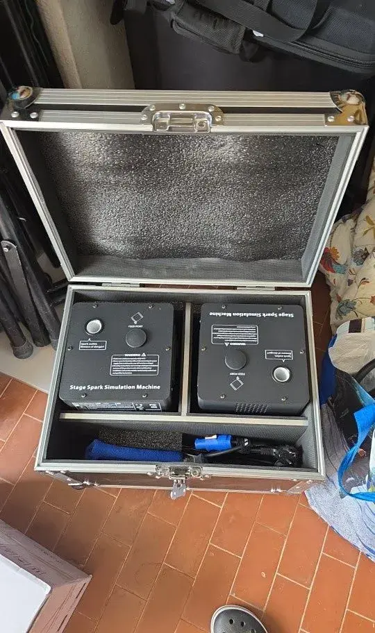 4x studené iskry 750w s wifi a kuframi