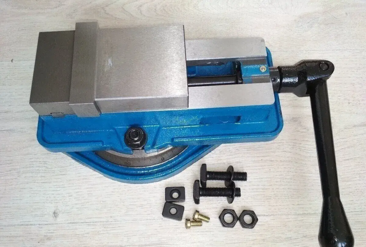 Strojný zverák 80mm otočný