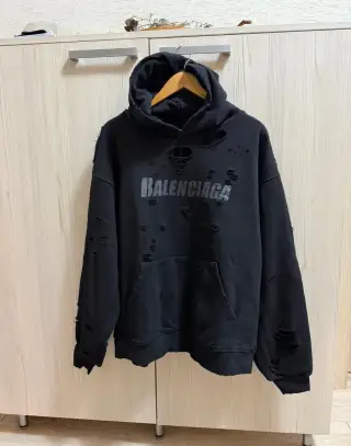 Balenciaga mikina.