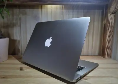 MacBook Air 13 - i7, 8GB, 256GB, Big Sur