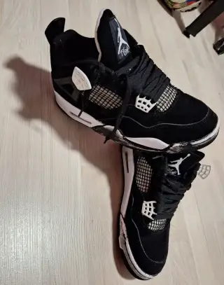 Air Jordan 4 Retro „White Thunder“ – Veľkosť 40 (25cm)