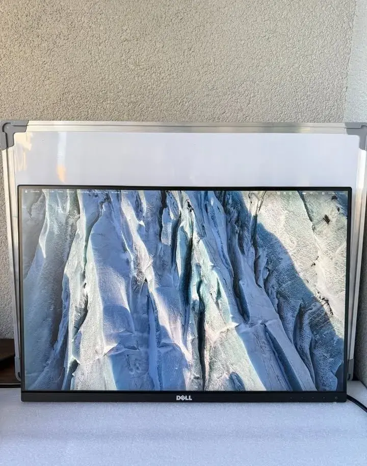 LCD Dell U2415b na VESA