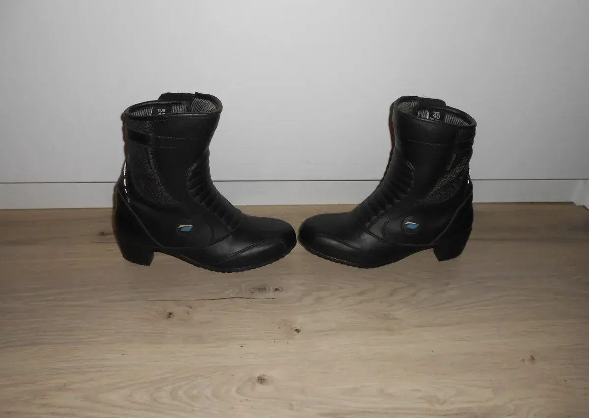 Ako nove damske kozene moto cizmy znacky SPADA