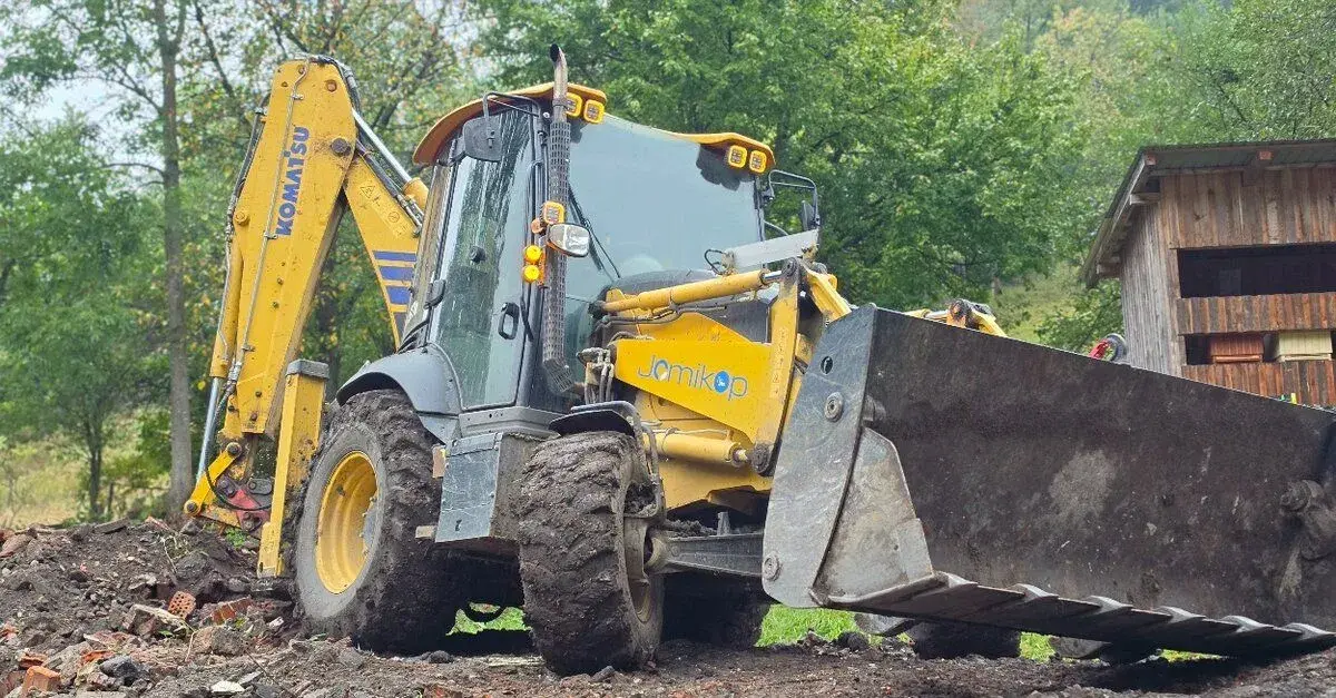 KOMATSU WB97R-8