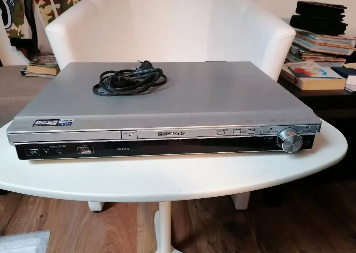 Domáce kino Panasonic 5.1 + aktívny subwoofer Canton AS 5