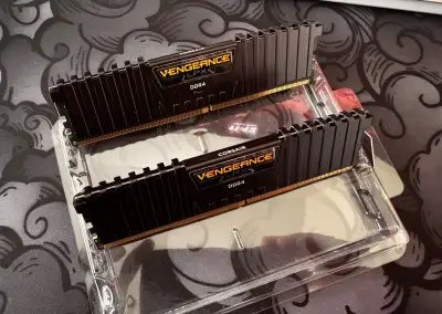 Corsair 16GB KIT DDR4 4000 MT/s CL19 Vengeance LPX