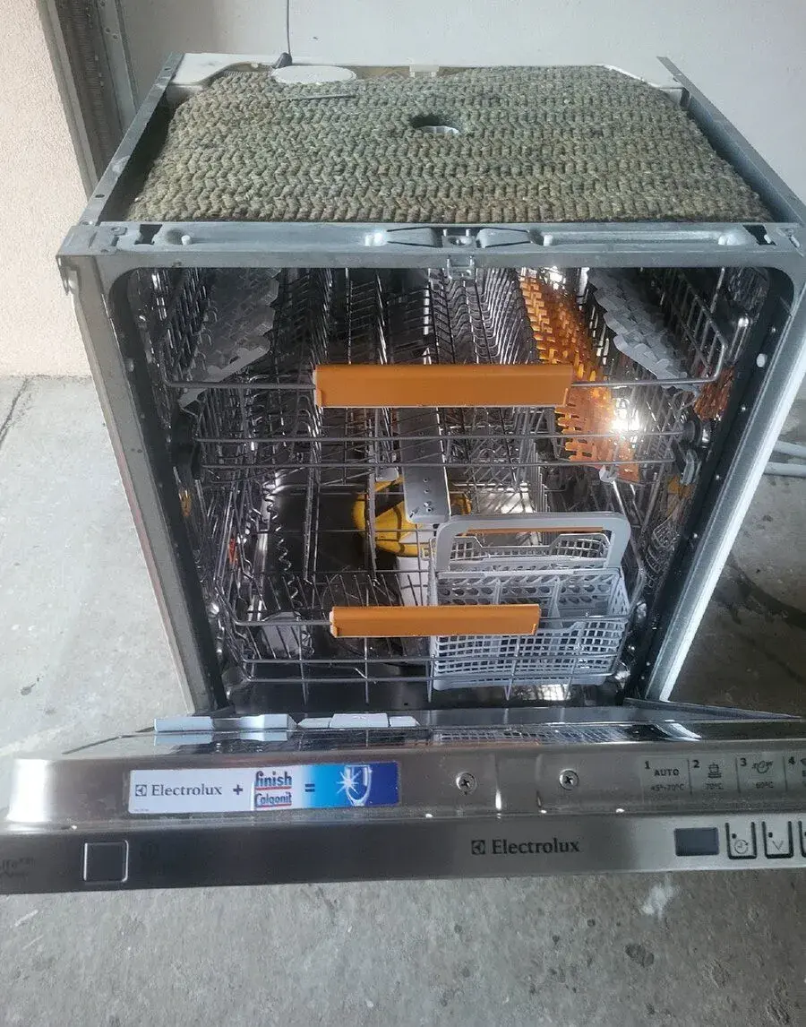Umývačka riadu zn. Electrolux