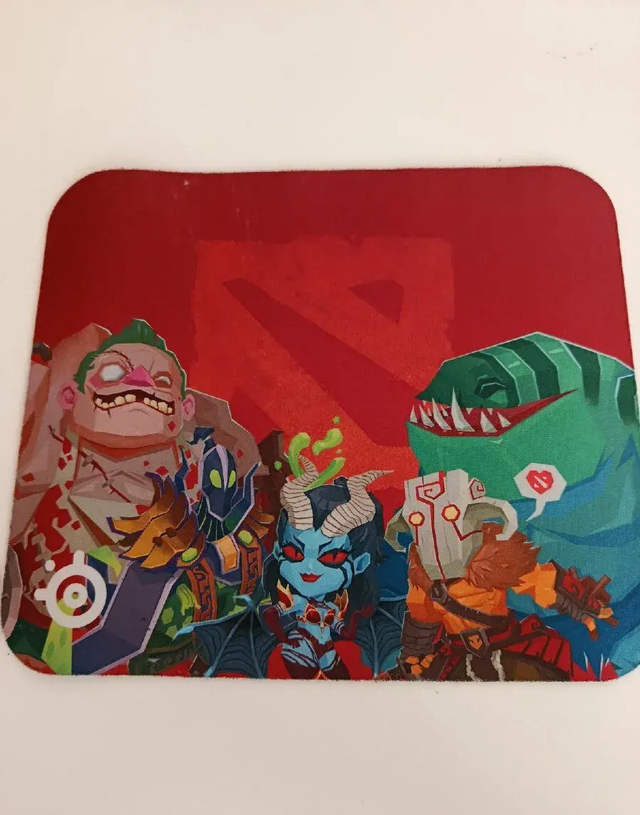 Dota 2 podložka pod myš