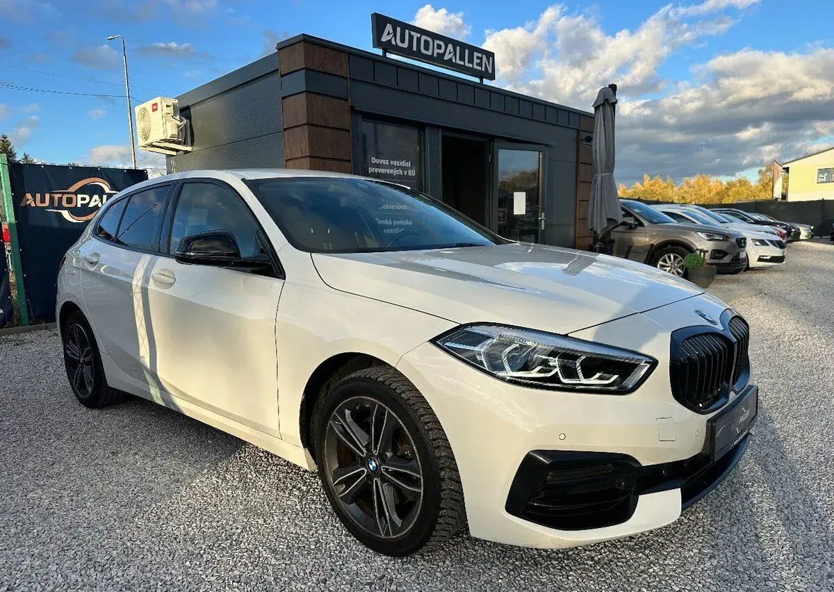 BMW 118i--rv:2023--180tis – 2023, 180 000 km