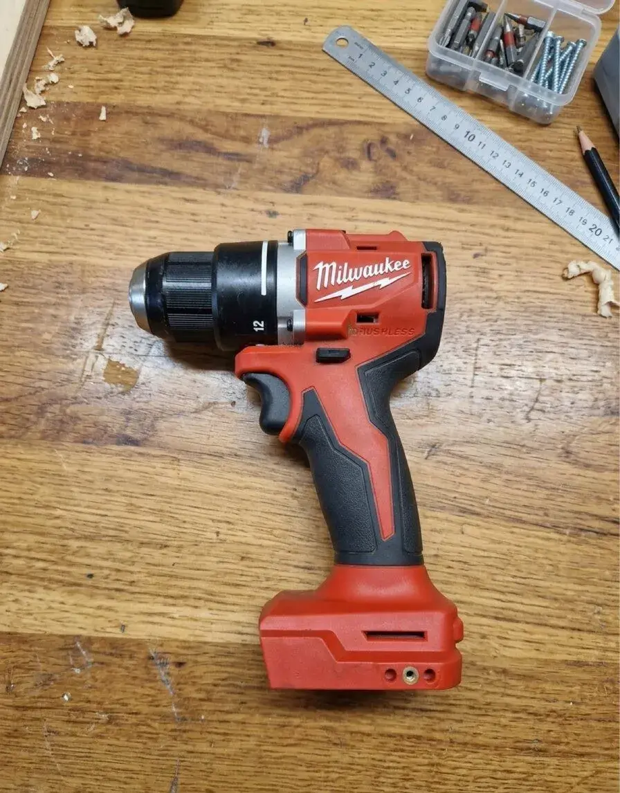 Vŕtačka / skrutkovač Milwaukee M18 BLDDRC