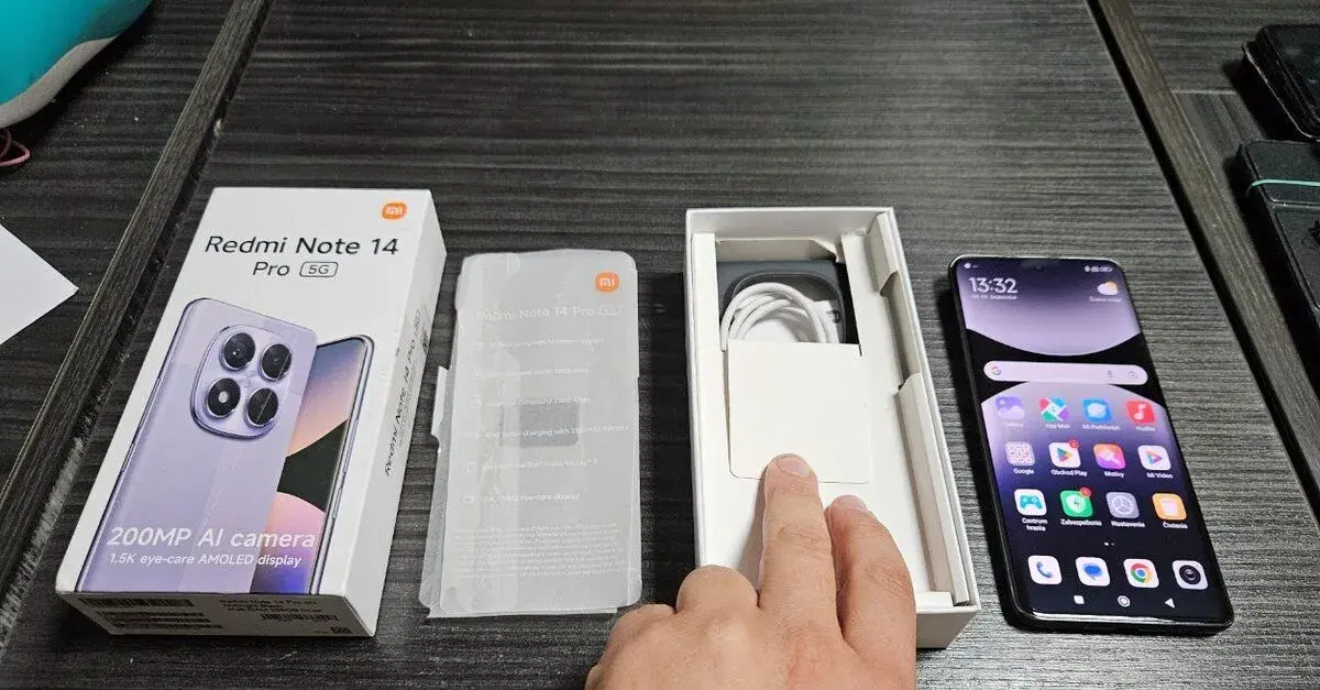 Xiaomi Redmi Note 14 Pro 5G 256GB - jemný škrabanec