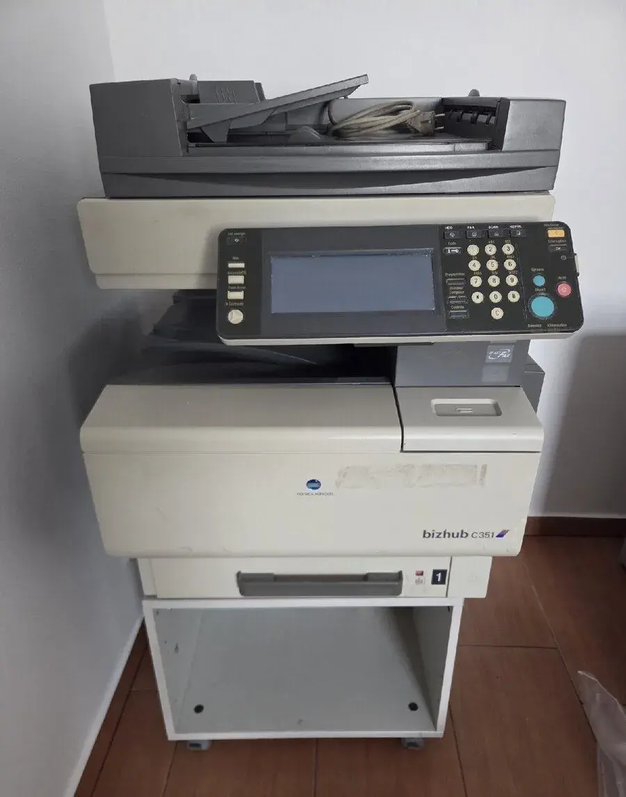Tlačiareň c351 konica minolta
