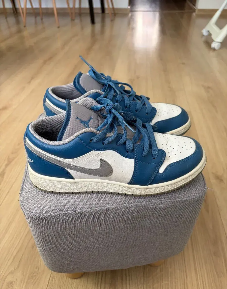 Nike Jordan 1 true blue low