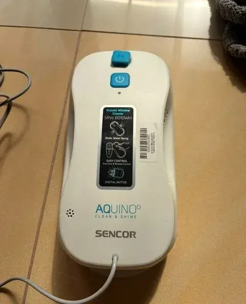 Robotický čistič okien