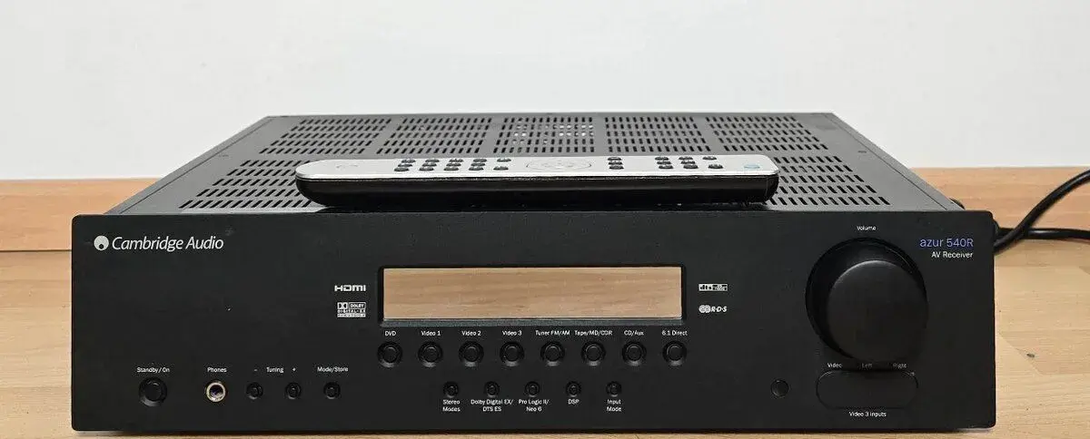Cambridge Audio Azur 540R V3 / FM tuner / HDMI / SUB out