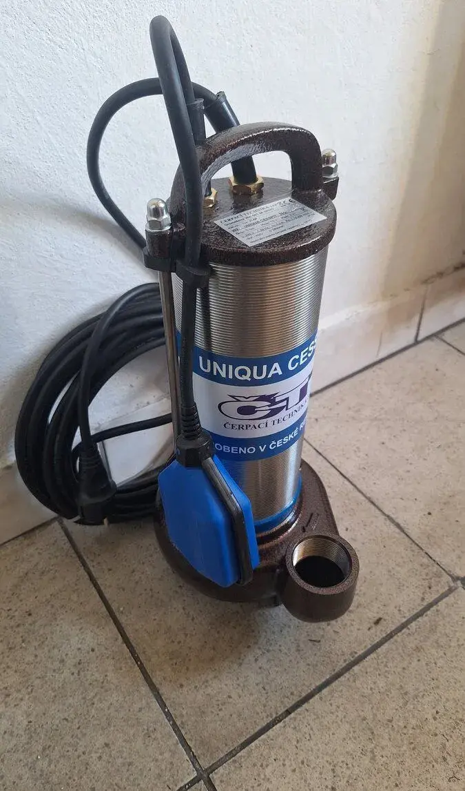 UNIQUA CESSPIT J14P