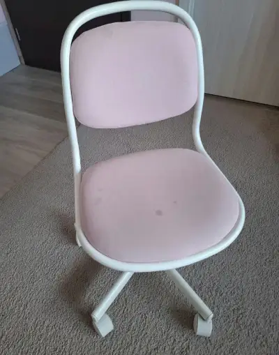 Detskú otočnú stolička z Ikea