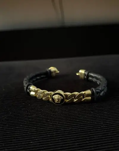 Krásnu a elegantnú zlatú retiazku z 18-karátového zla