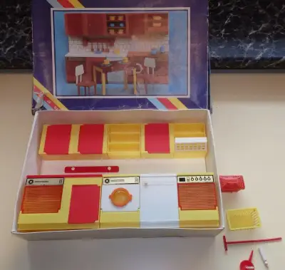 retro kuchynka - CHEMOPLAST BRNO -----------45 eur