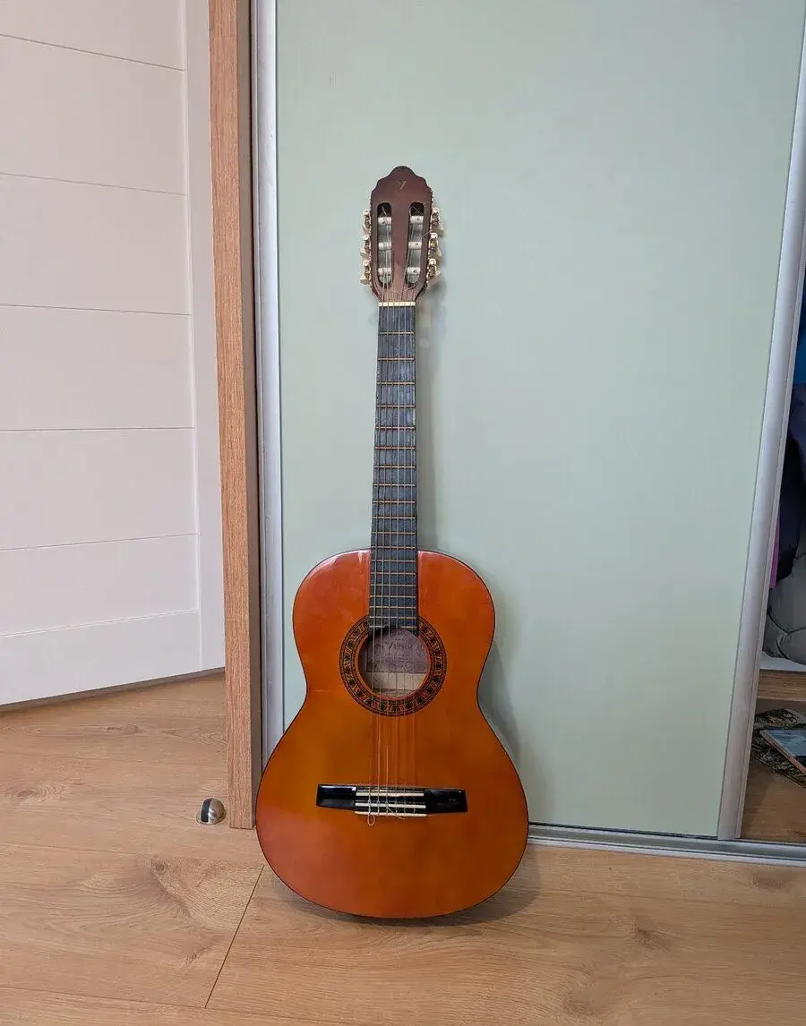3/4 gitara Valencia