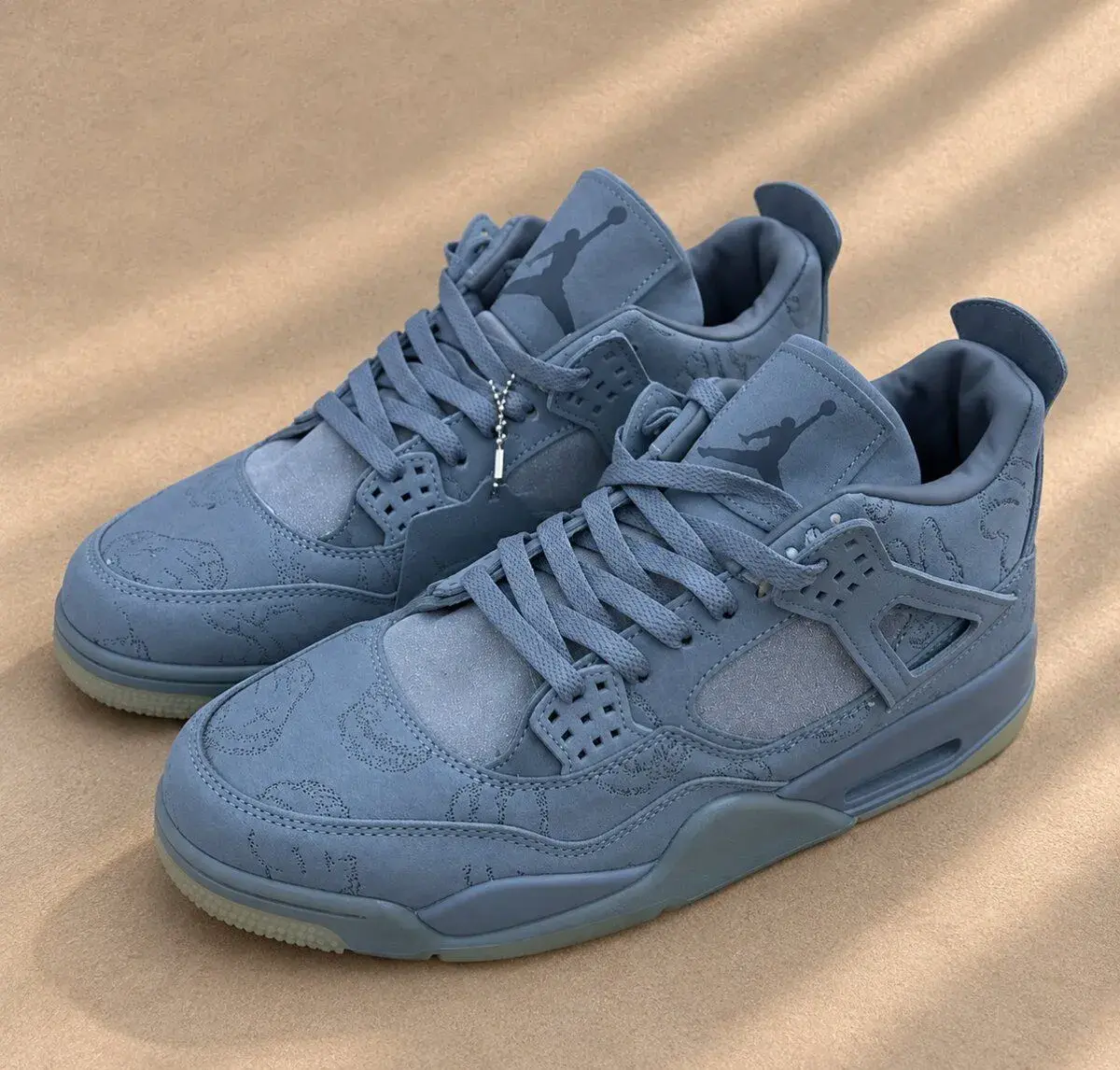 Jordan 4 KAWS