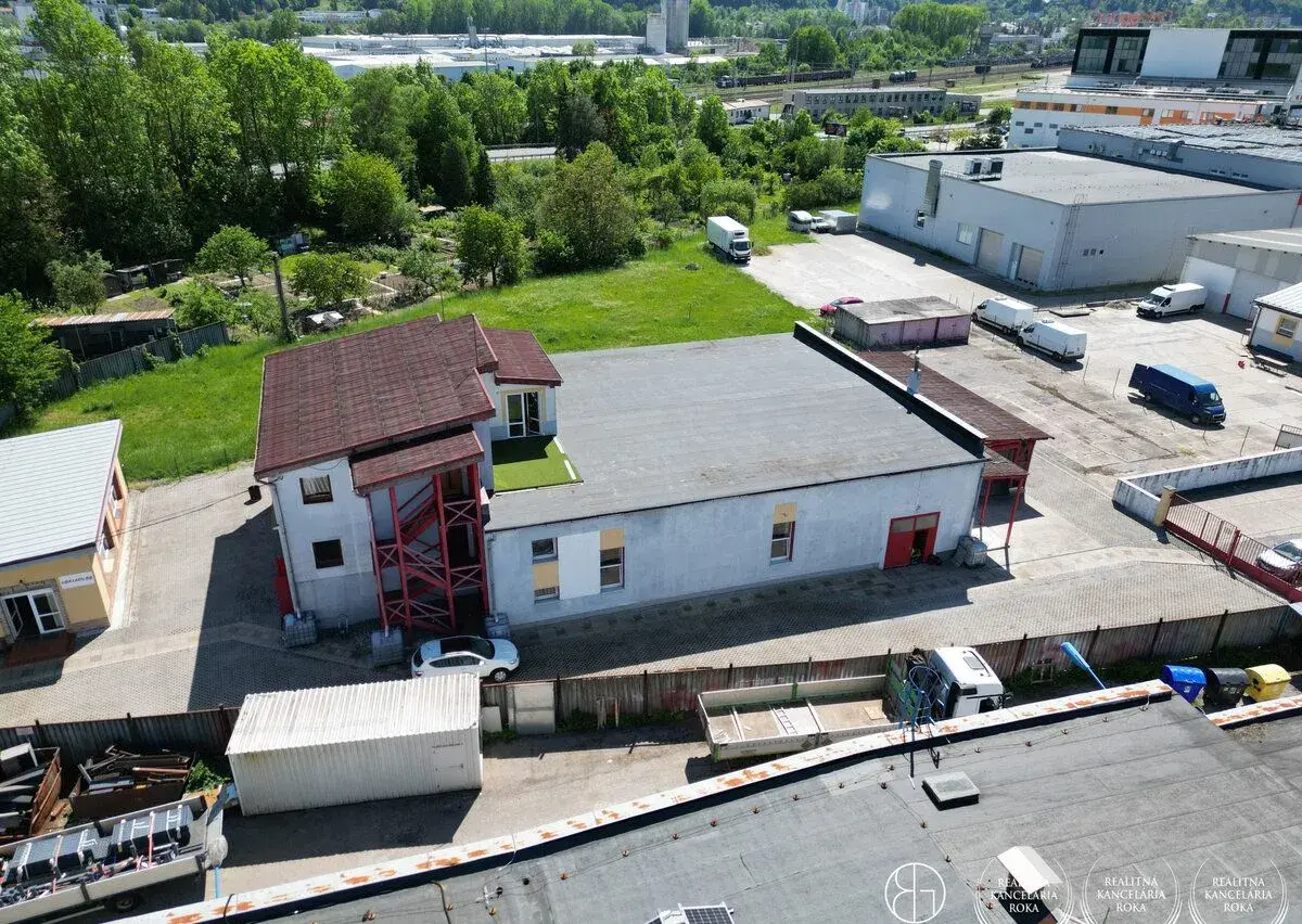BOSEN | Moderný výrobno-skladový areál s kanceláriami.
