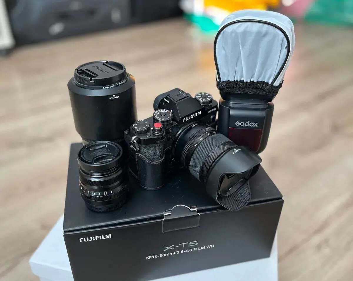 Fujifilm X-T5 + 3 objektívy a príslušenstvo