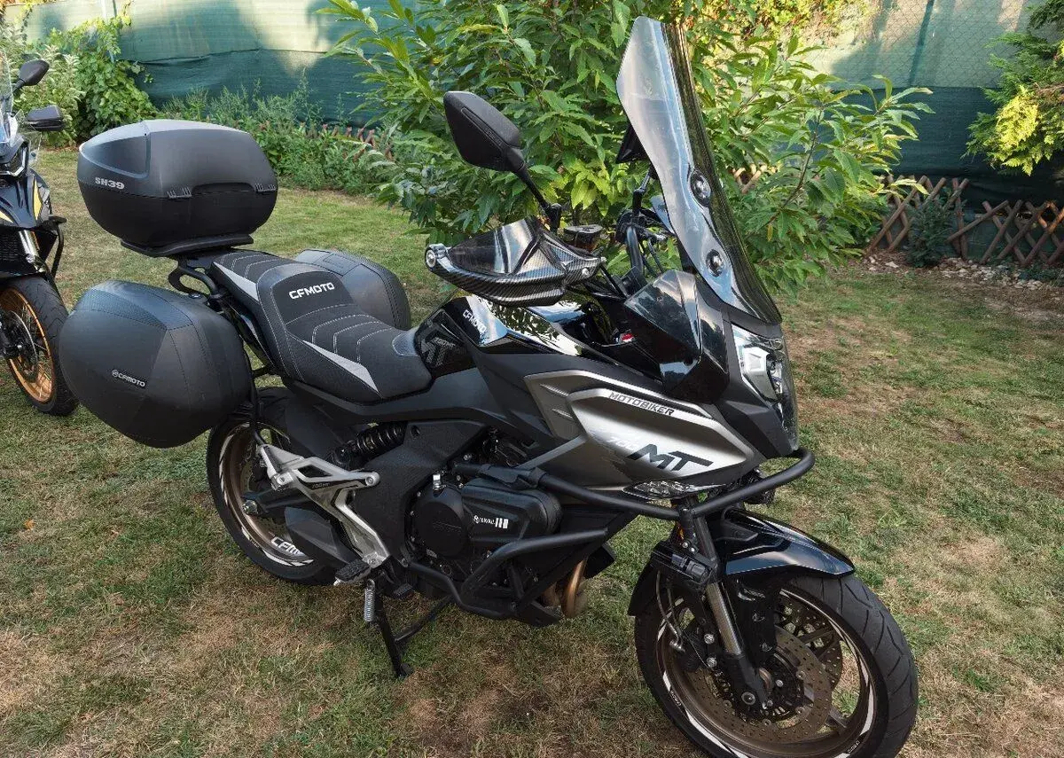 CF Moto 700MT Premium 2024,7400km,nove ContiTrailAttack 3