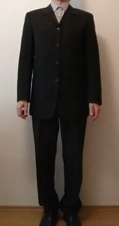 Čierny oblek