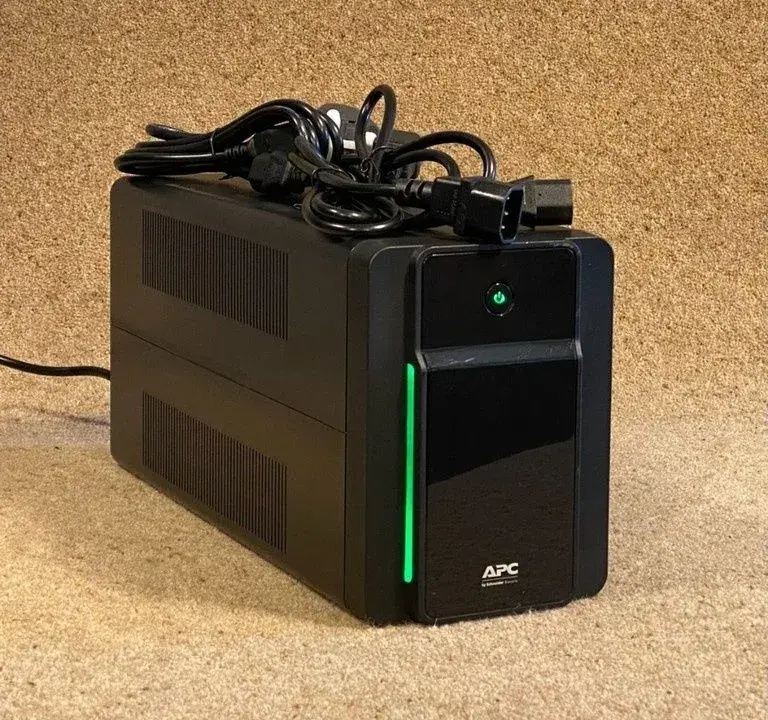 APC Back-UPS BX 2200 VA (IEC)