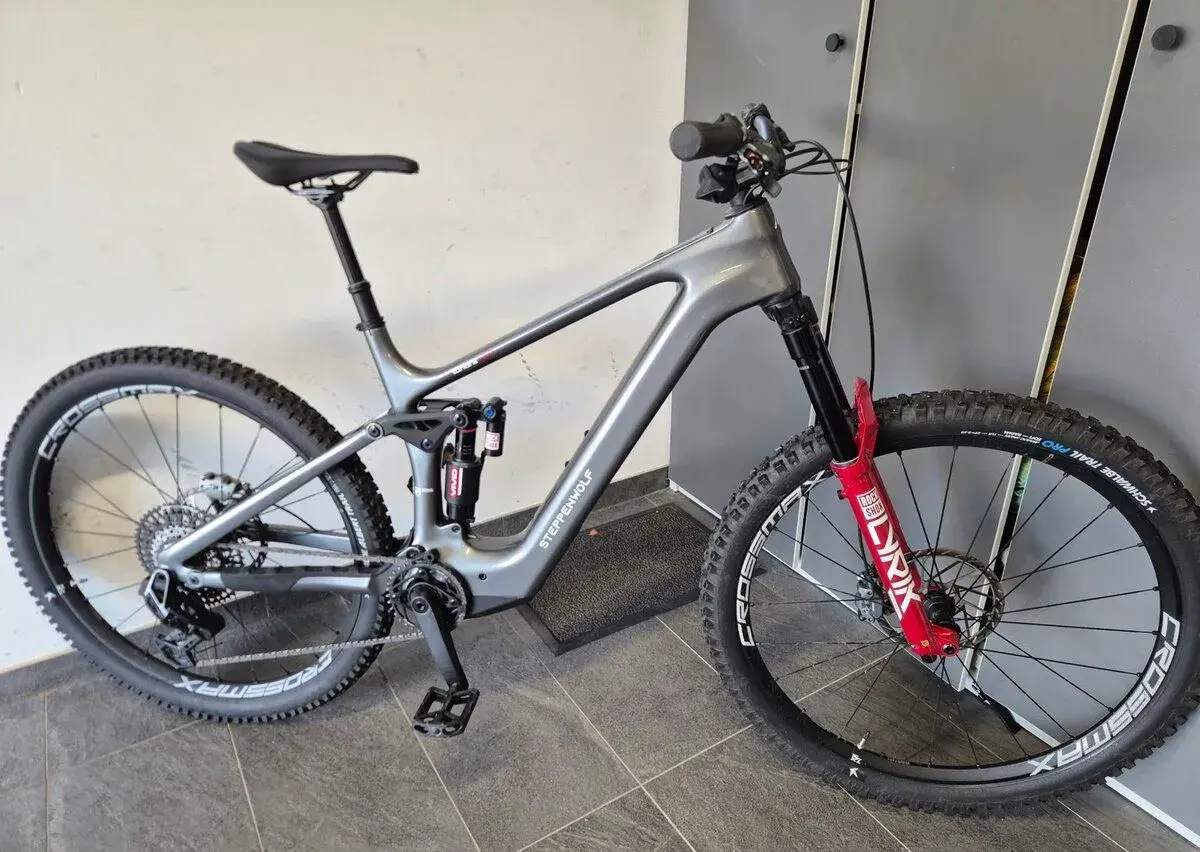 Ebike Steppwnwolf Tundra 10.0 2026 dji Avinox M1