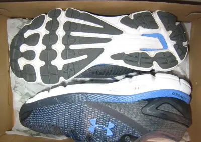 UNDER ARMOUR SPEEDFORM GEMINI 2 vel.40,5