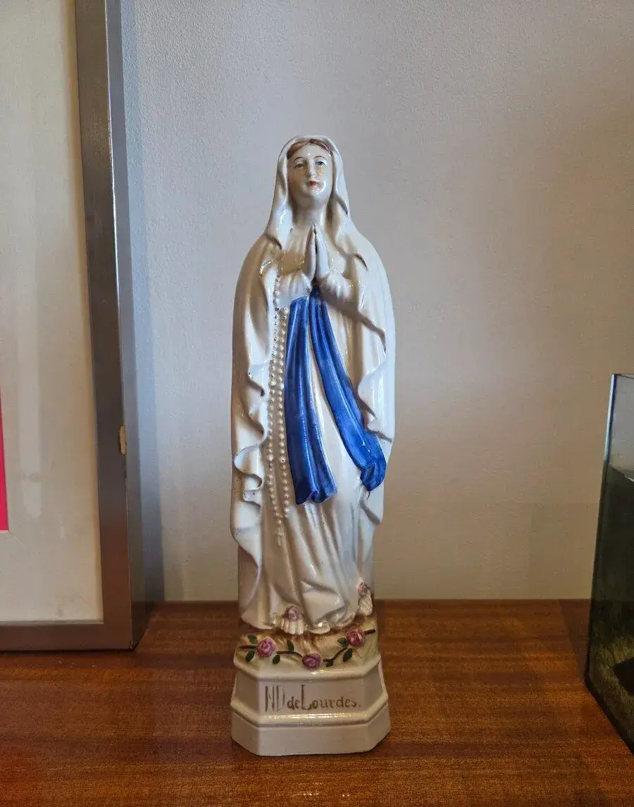 Porcelánová soška Panny Márie