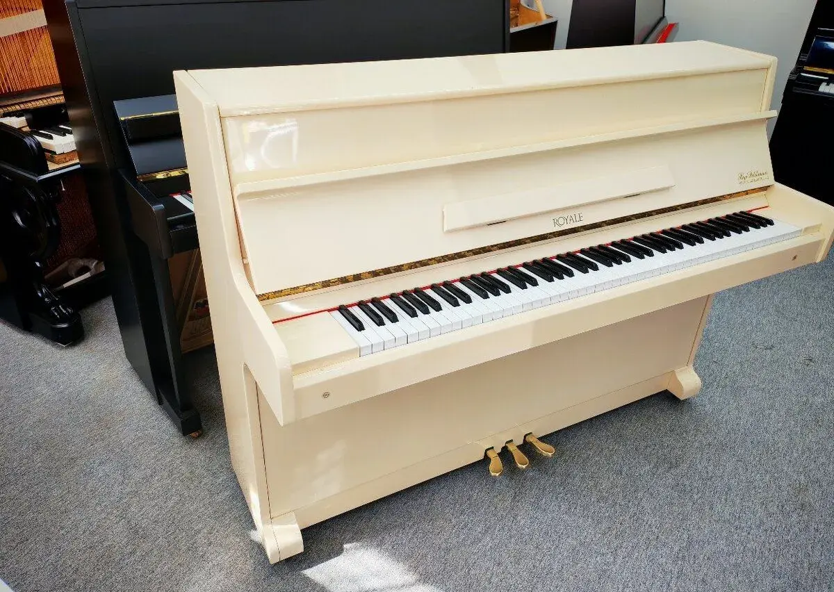 Moderné Piano dovoz celá SR